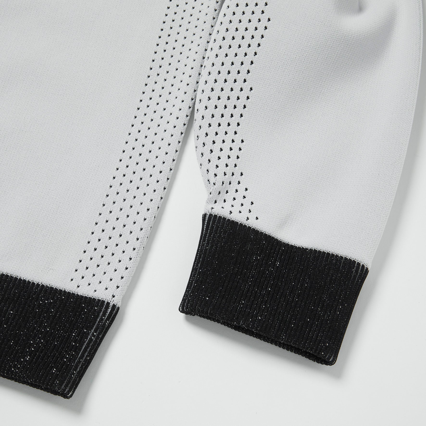 圓領長袖套頭針織衫